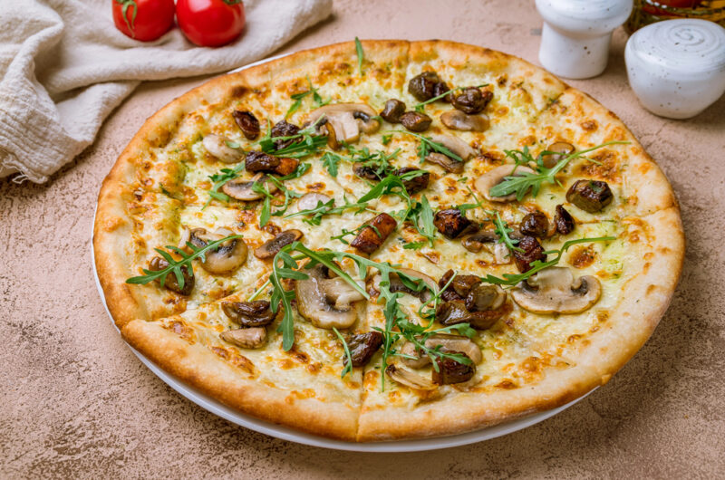 Savory Mushroom Pizza: A Homemade Gastronomic Delight