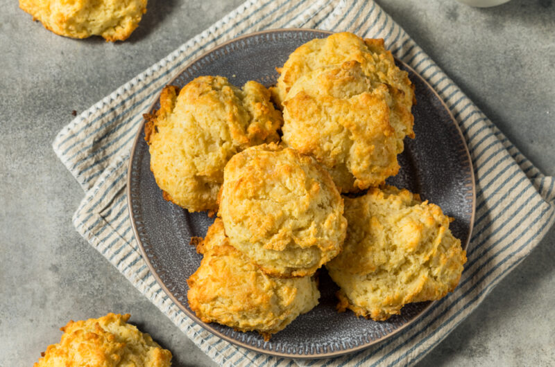 Quick and Fluffy Skillet Biscuits